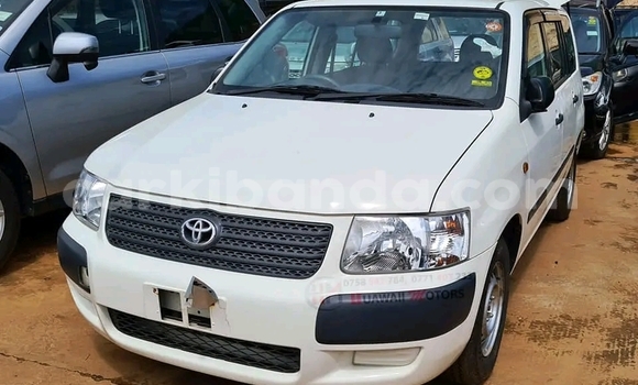 Nunua Ilio tumika Toyota Succeed Nyeupe Gari ndani ya Kampala nchini Uganda Nunua Ilio tumika Toyota Succeed Nyeupe Gari ndani ya Kampala nchini Uganda