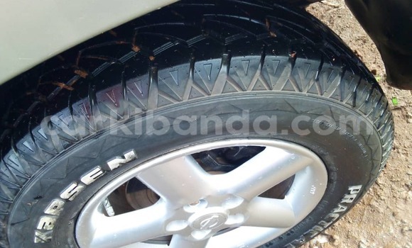 Nunua Ilio tumika Nissan X–Trail Fedha Gari ndani ya Kampala nchini Uganda Nunua Ilio tumika Nissan X–Trail Fedha Gari ndani ya Kampala nchini Uganda