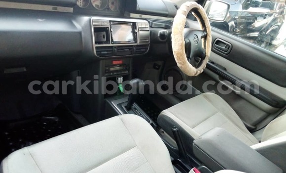 Nunua Ilio tumika Nissan X–Trail Fedha Gari ndani ya Kampala nchini Uganda Nunua Ilio tumika Nissan X–Trail Fedha Gari ndani ya Kampala nchini Uganda