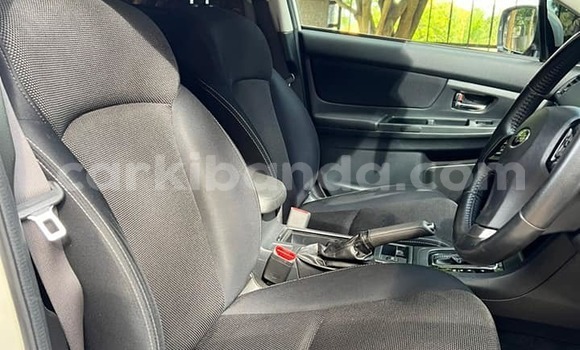 Nunua Ilio tumika Subaru Impreza Nyeupe Gari ndani ya Kampala nchini Uganda Nunua Ilio tumika Subaru Impreza Nyeupe Gari ndani ya Kampala nchini Uganda