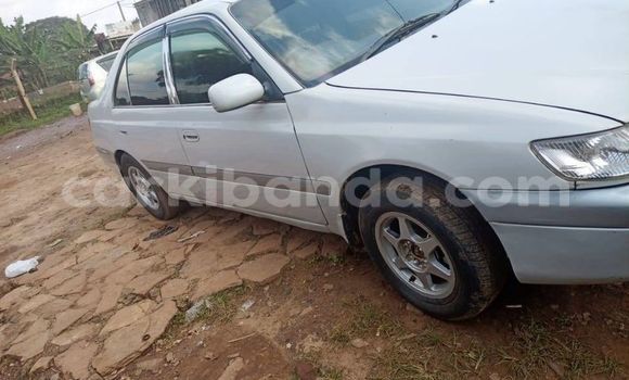 Gura Yakoze Toyota Premio Silver Imodoka i Kampala mu Uganda