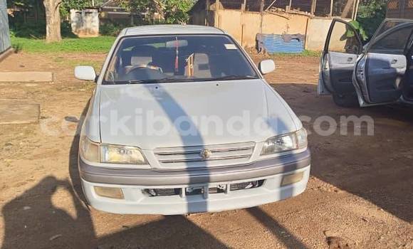 Nunua Ilio tumika Toyota Premio Fedha Gari ndani ya Kampala nchini Uganda Nunua Ilio tumika Toyota Premio Fedha Gari ndani ya Kampala nchini Uganda