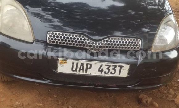 Gura Yakoze Toyota Vitz Black Imodoka i Kampala mu Uganda