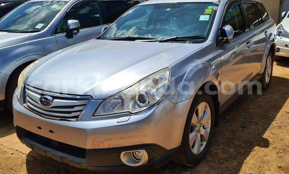 Gura Yakoze Subaru Outback Silver Imodoka i Kampala mu Uganda Gura Yakoze Subaru Outback Silver Imodoka i Kampala mu Uganda