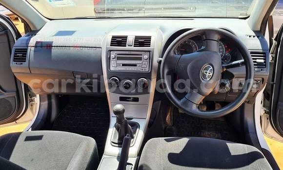 Gura Yakoze Toyota Fielder White Imodoka i Kampala mu Uganda Gura Yakoze Toyota Fielder White Imodoka i Kampala mu Uganda