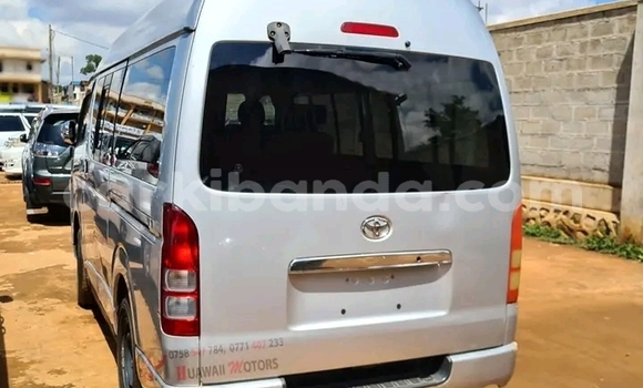 Acheter Occasion Voiture Toyota Hiace Gris à Kampala, Ouganda Acheter Occasion Voiture Toyota Hiace Gris à Kampala, Ouganda