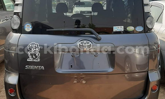 Nunua Ilio tumika Toyota Sienta Nyingine Gari ndani ya Kampala nchini Uganda Nunua Ilio tumika Toyota Sienta Nyingine Gari ndani ya Kampala nchini Uganda