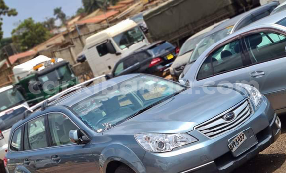 Gura Yakoze Subaru Outback Silver Imodoka i Kampala mu Uganda Gura Yakoze Subaru Outback Silver Imodoka i Kampala mu Uganda
