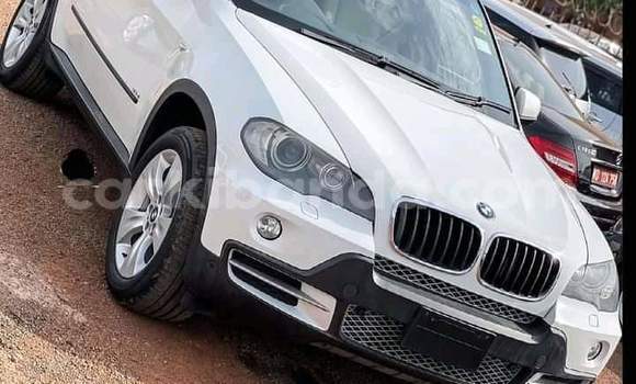 Gura Yakoze BMW X5 White Imodoka i Kampala mu Uganda