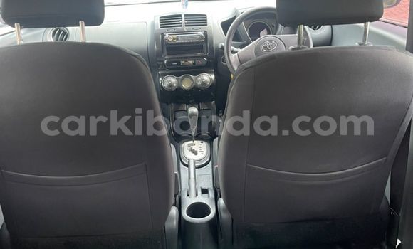 Nunua Ilio tumika Toyota IST Nyeupe Gari ndani ya Kampala nchini Uganda Nunua Ilio tumika Toyota IST Nyeupe Gari ndani ya Kampala nchini Uganda