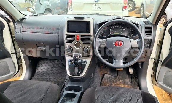 Nunua Ilio tumika Toyota Rush Nyeupe Gari ndani ya Kampala nchini Uganda Nunua Ilio tumika Toyota Rush Nyeupe Gari ndani ya Kampala nchini Uganda