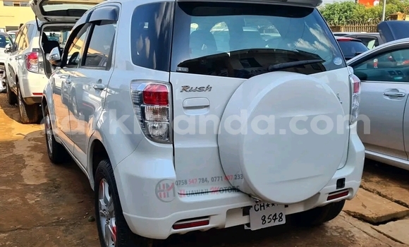 Nunua Ilio tumika Toyota Rush Nyeupe Gari ndani ya Kampala nchini Uganda Nunua Ilio tumika Toyota Rush Nyeupe Gari ndani ya Kampala nchini Uganda