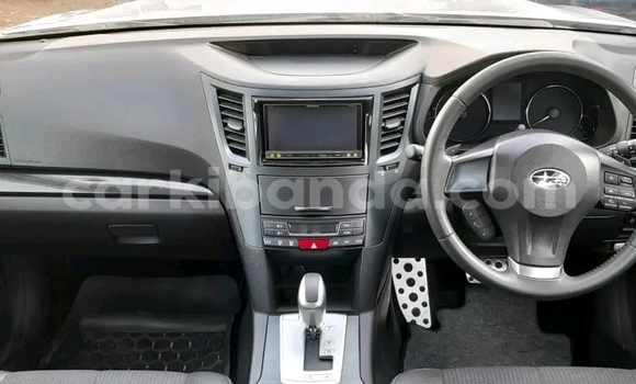 Acheter Occasion Voiture Subaru Legacy Gris à Kampala, Ouganda Acheter Occasion Voiture Subaru Legacy Gris à Kampala, Ouganda