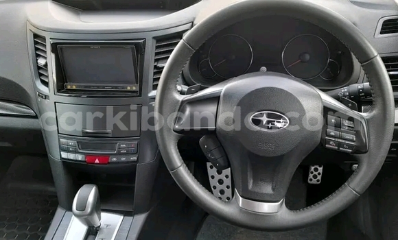 Acheter Occasion Voiture Subaru Legacy Gris à Kampala, Ouganda Acheter Occasion Voiture Subaru Legacy Gris à Kampala, Ouganda