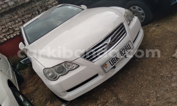 Gura Yakoze Toyota Mark X White Imodoka i Kampala mu Uganda Gura Yakoze Toyota Mark X White Imodoka i Kampala mu Uganda