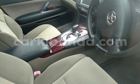 Gura Yakoze Toyota Mark X White Imodoka i Kampala mu Uganda Gura Yakoze Toyota Mark X White Imodoka i Kampala mu Uganda