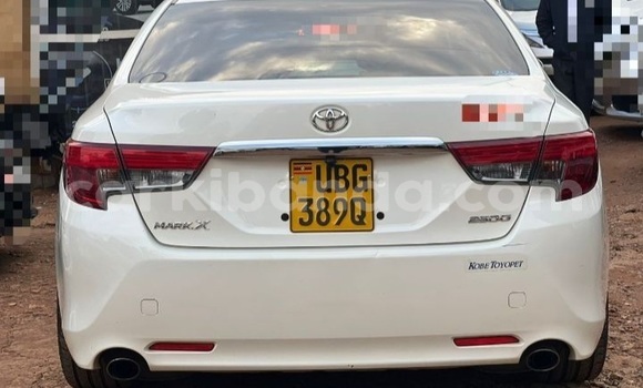Gura Yakoze Toyota Mark X White Imodoka i Kampala mu Uganda Gura Yakoze Toyota Mark X White Imodoka i Kampala mu Uganda