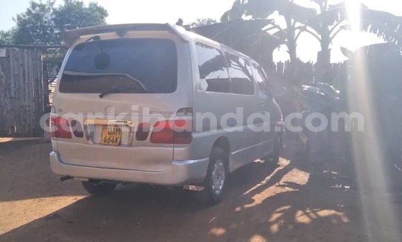 Gura Yakoze Toyota Granvia White Imodoka i Mbale mu Uganda