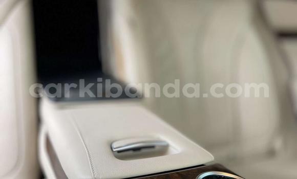 Nunua Ilio tumika Mercedes‒Benz S–Class Nyeusi Gari ndani ya Kampala nchini Uganda Nunua Ilio tumika Mercedes‒Benz S–Class Nyeusi Gari ndani ya Kampala nchini Uganda