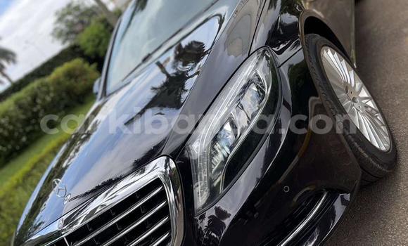 Nunua Ilio tumika Mercedes‒Benz S–Class Nyeusi Gari ndani ya Kampala nchini Uganda Nunua Ilio tumika Mercedes‒Benz S–Class Nyeusi Gari ndani ya Kampala nchini Uganda