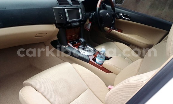 Buy Used Toyota Mark X White Car in Kampala in Uganda Buy Used Toyota Mark X White Car in Kampala in Uganda