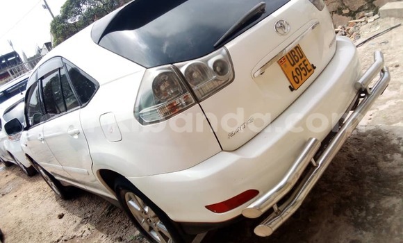Nunua Ilio tumika Toyota Harrier Nyeupe Gari ndani ya Kampala nchini Uganda Nunua Ilio tumika Toyota Harrier Nyeupe Gari ndani ya Kampala nchini Uganda