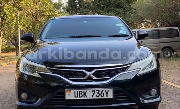 Nunua Ilio tumika Toyota Mark X Nyeusi Gari ndani ya Kampala nchini Uganda