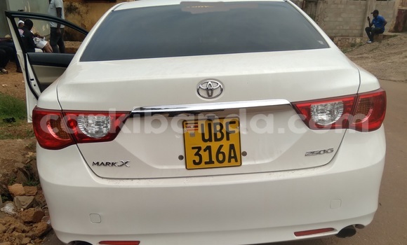 Nunua Ilio tumika Toyota Mark X Nyeupe Gari ndani ya Kampala nchini Uganda Nunua Ilio tumika Toyota Mark X Nyeupe Gari ndani ya Kampala nchini Uganda
