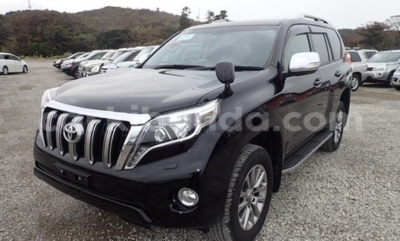 Gura Imported Toyota Land Cruiser Prado Black Imodoka i Kampala mu Uganda Gura Imported Toyota Land Cruiser Prado Black Imodoka i Kampala mu Uganda