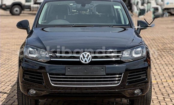 Gura Yakoze Volkswagen Touareg Black Imodoka i Kampala mu Uganda Gura Yakoze Volkswagen Touareg Black Imodoka i Kampala mu Uganda