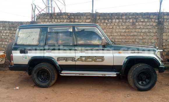 Nunua Ilio tumika Toyota Land Cruiser Kijani Gari ndani ya Kampala nchini Uganda