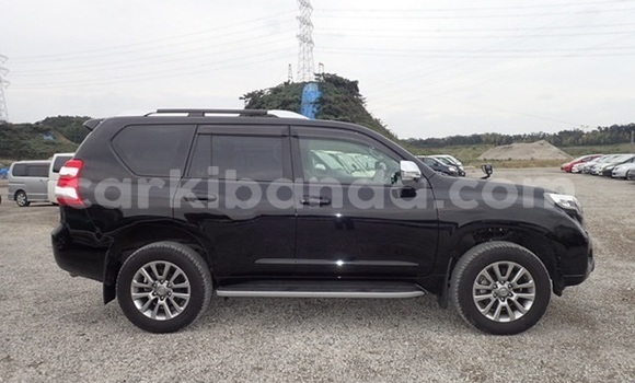 Gura Imported Toyota Land Cruiser Prado Black Imodoka i Kampala mu Uganda Gura Imported Toyota Land Cruiser Prado Black Imodoka i Kampala mu Uganda