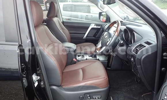 Gura Imported Toyota Land Cruiser Prado Black Imodoka i Kampala mu Uganda Gura Imported Toyota Land Cruiser Prado Black Imodoka i Kampala mu Uganda