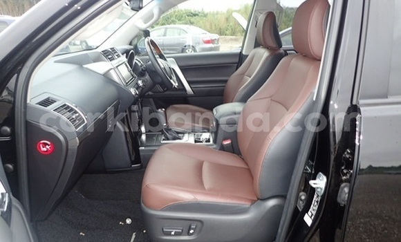 Gura Imported Toyota Land Cruiser Prado Black Imodoka i Kampala mu Uganda Gura Imported Toyota Land Cruiser Prado Black Imodoka i Kampala mu Uganda