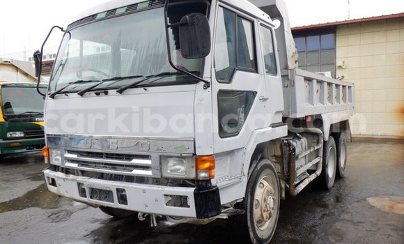 Buy Used Mitsubishi L400 White Truck in Kampala in Uganda