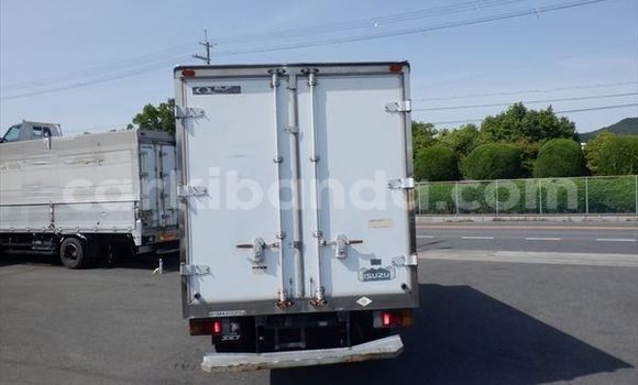 Buy Used Isuzu Bighorn White Truck in Kampala in Uganda Buy Used Isuzu Bighorn White Truck in Kampala in Uganda