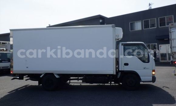 Buy Used Isuzu Bighorn White Truck in Kampala in Uganda Buy Used Isuzu Bighorn White Truck in Kampala in Uganda