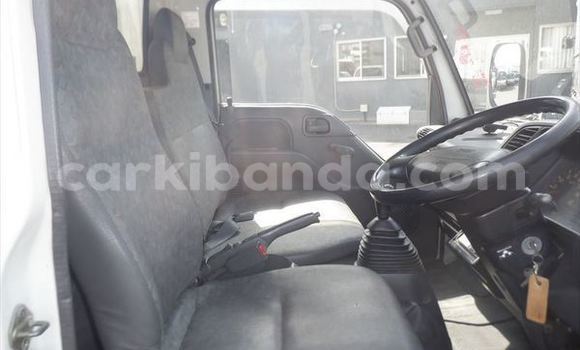 Buy Used Isuzu Bighorn White Truck in Kampala in Uganda Buy Used Isuzu Bighorn White Truck in Kampala in Uganda