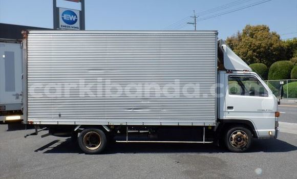 Buy Used Isuzu Bighorn White Truck in Kampala in Uganda Buy Used Isuzu Bighorn White Truck in Kampala in Uganda