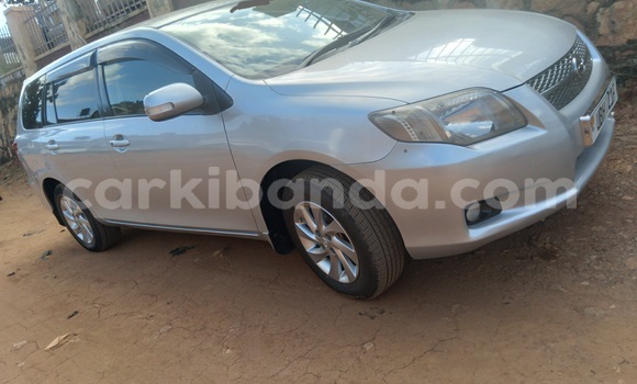 Nunua Ilio tumika Toyota Fielder Fedha Gari ndani ya Kampala nchini Uganda Nunua Ilio tumika Toyota Fielder Fedha Gari ndani ya Kampala nchini Uganda