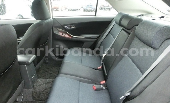 Gura Imported Toyota Premio Black Imodoka i Kampala mu Uganda Gura Imported Toyota Premio Black Imodoka i Kampala mu Uganda