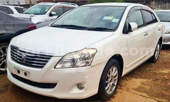 Acheter Occasion Voiture Toyota Premio Blanc à Kampala, Ouganda Acheter Occasion Voiture Toyota Premio Blanc à Kampala, Ouganda
