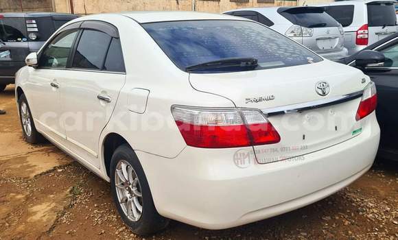Acheter Occasion Voiture Toyota Premio Blanc à Kampala, Ouganda Acheter Occasion Voiture Toyota Premio Blanc à Kampala, Ouganda