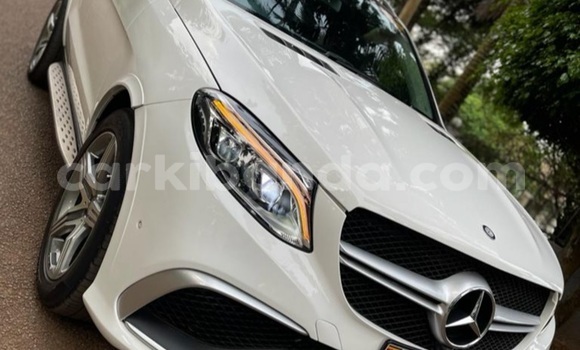 Nunua Ilio tumika Mercedes‒Benz M–Class Nyeupe Gari ndani ya Kampala nchini Uganda Nunua Ilio tumika Mercedes‒Benz M–Class Nyeupe Gari ndani ya Kampala nchini Uganda