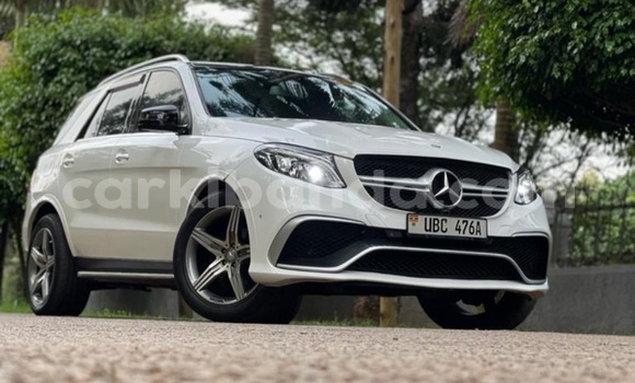 Nunua Ilio tumika Mercedes‒Benz M–Class Nyeupe Gari ndani ya Kampala nchini Uganda Nunua Ilio tumika Mercedes‒Benz M–Class Nyeupe Gari ndani ya Kampala nchini Uganda