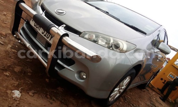 Gura Yakoze Toyota Wish Silver Imodoka i Kampala mu Uganda