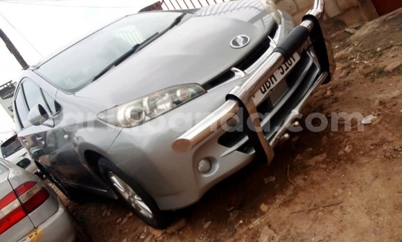 Gura Yakoze Toyota Wish Silver Imodoka i Kampala mu Uganda Gura Yakoze Toyota Wish Silver Imodoka i Kampala mu Uganda