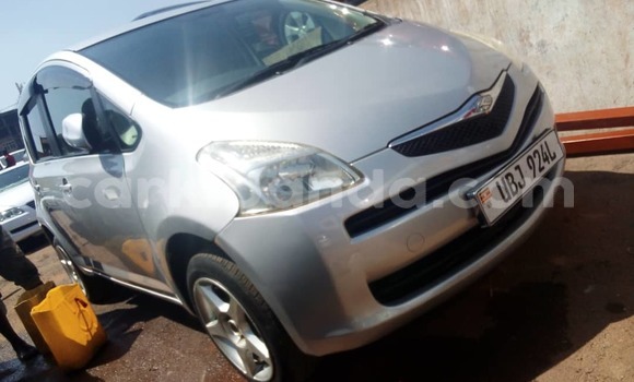 Nunua Ilio tumika Toyota Ractis Fedha Gari ndani ya Kampala nchini Uganda