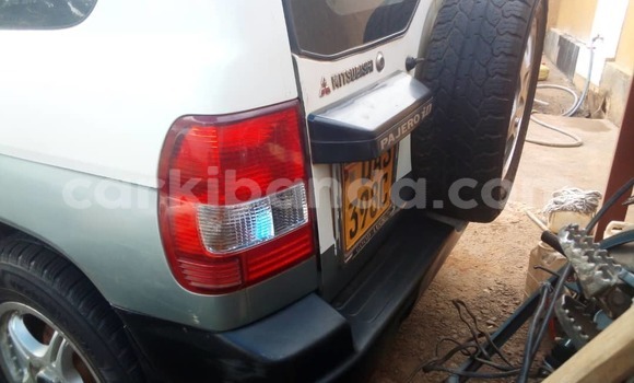 Gura Yakoze Mitsubishi Pajero iO White Imodoka i Kampala mu Uganda Gura Yakoze Mitsubishi Pajero iO White Imodoka i Kampala mu Uganda