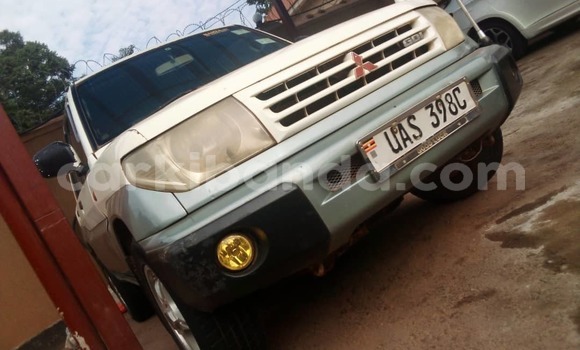 Gura Yakoze Mitsubishi Pajero iO White Imodoka i Kampala mu Uganda Gura Yakoze Mitsubishi Pajero iO White Imodoka i Kampala mu Uganda